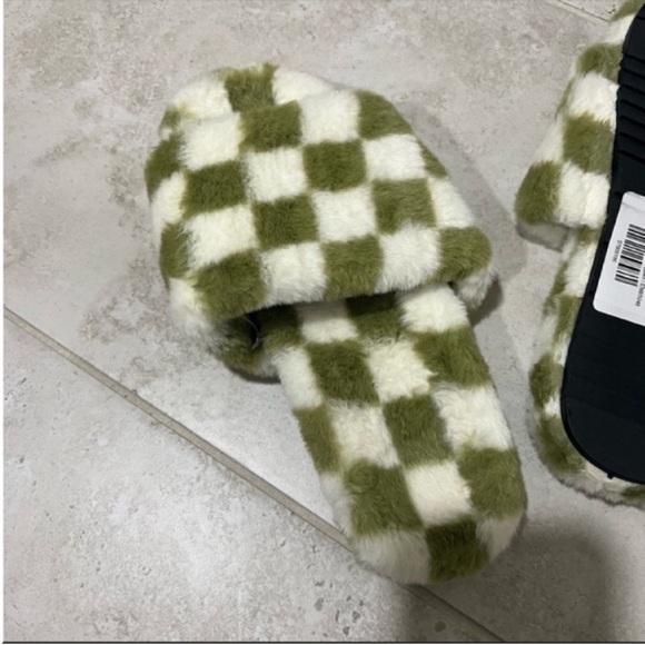 Checkered Fuzzy Slippers - Picture 4 of 4